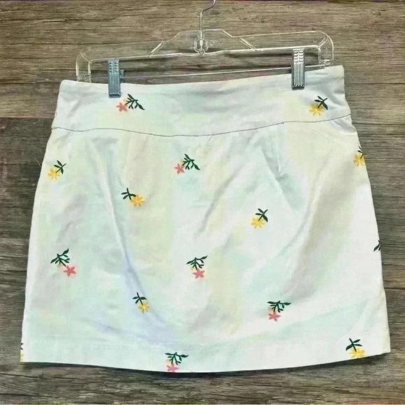 Zac & Rachel Floral Embroidered White Skirt Skort Size 10 Petite - Picture 1 of 4